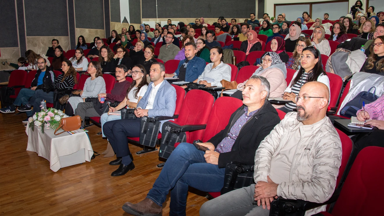 Selçuk Üniversitesinde yapay zeka ile araştırma eğitimi yapıldı